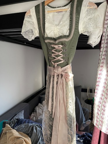 Dirndl olivgrün 32 - in, gr.