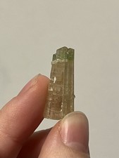 Zwei Kleine Turmaline Leicht