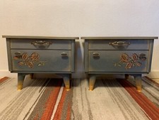 Antike Nachttische mit prächtigem Dekor und Handbemalung 2х( 59х45х35см)