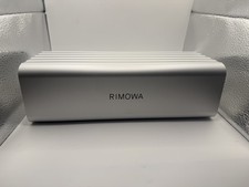 RIMOWA Uhrengehäuse-Vitrine