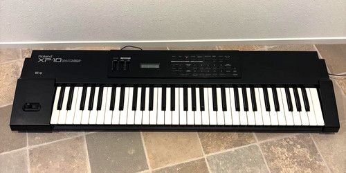 Roland synthesizer - xp-10,