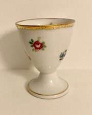 alter Eierbecher mit