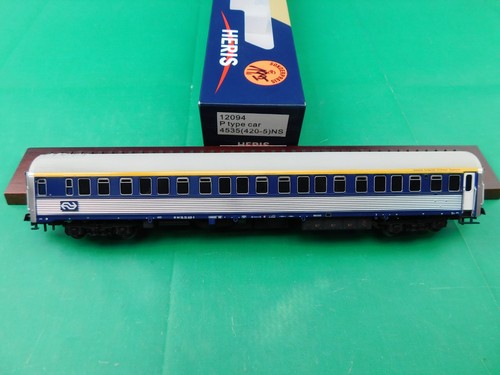 B12 heris personenwagen - b12, h0