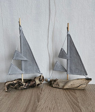 2 Segelboote aus Treibholz