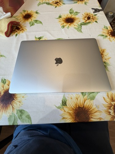 Apple macbook pro m - macbook,