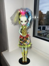 Monster High Elektrisiert Hochspannungslook Frankie  Puppe Mattel Ohne Funktion