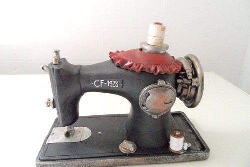 Spieluhr als nähmaschine - als,