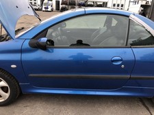 Peugeot 206CC Typ 2D Tür vorn