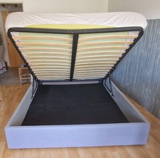 Doppelbett mit Kommode Länge 207 cm, Breite 175 cm, mit Matratze 160x190.