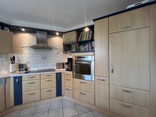 Einbauküche gebraucht, Ahornnachbildung mit funktionstüchtigen Elektrogeräten 