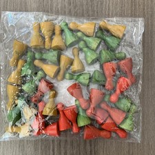 Spielfiguren 42 Stk. Holz Kegel 60er Jahre Vintage  gelb grün rot