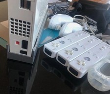 Nintendo Wii set: Console, 3