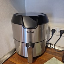 Tefal EY401D Easy Fry Deluxe Heißluftfritteuse Airfryer