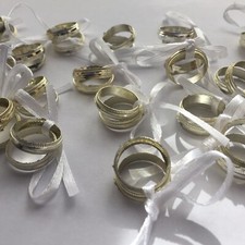 Dekoration Eheringe, Tisch