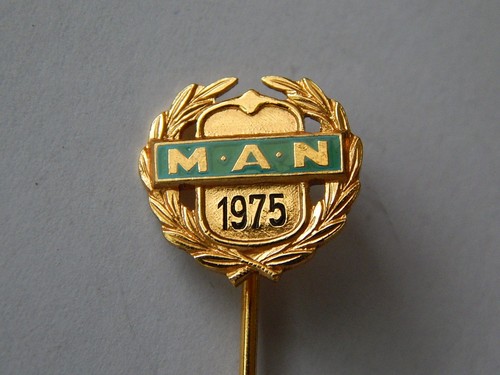 Man ehren anstecknadel 1975 - man,