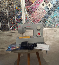 ** SINGER Heavy Duty 4423