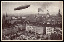 DRESDEN * ZEPPELIN-LUFTSCHIFF LZ 127 über Dresden-Altmarkt * sw-AK wohl um 1930