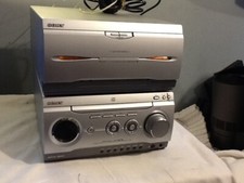 Sony HCD-WZ5 und DXA-WZ5 Compact Disc Tuner und Stereo Cassette Verstärker...