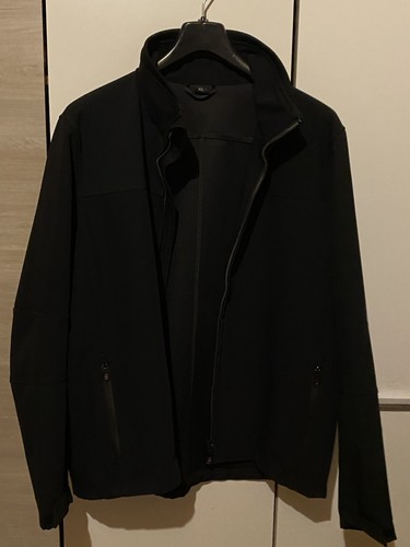 Neuwertige schwarze softshell - neuwertige,