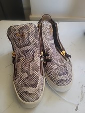 High-Top Sneaker Giuseppe