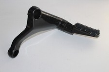 Halter m. Fußraste hi. li. Sozius Hyosung GV125S CBS GV300S E4/E5 ab 2020 Platte