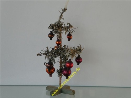 Antiker tannenbaum mit - tannenbaum,,