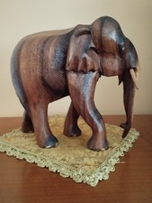 Dekorativer Massiver Elefant
