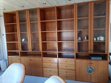 Schrankwand aus Kirschbaumholz