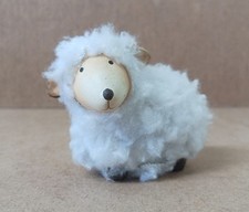 Dekoratives   Keramik  Schaf mit Fell  ca. B/H/T  12 x 9 x 6 cm 80 gr.