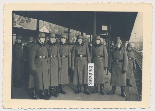 Foto bahnhof soldaten - foto,
