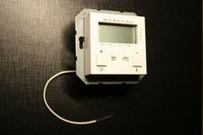 Gira System 55, 118603 Funk Raumtemperatur Sensor mit Uhr in reinweiß