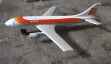 Modellflugzeug Matchbox Skybusters SB-28 A 300 Airbus IBERIA Metall 10cm, 1973