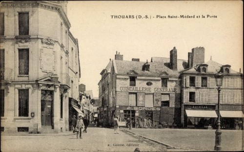 Thouars deux sèvres place - deux, sèvres,
