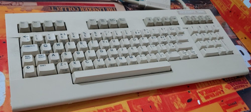Commodore 128 tastatur - d,