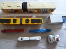 Spielsachen :  Gelenkbus , Straßenbahnen ( Siku ) , Autos , 7 Teile