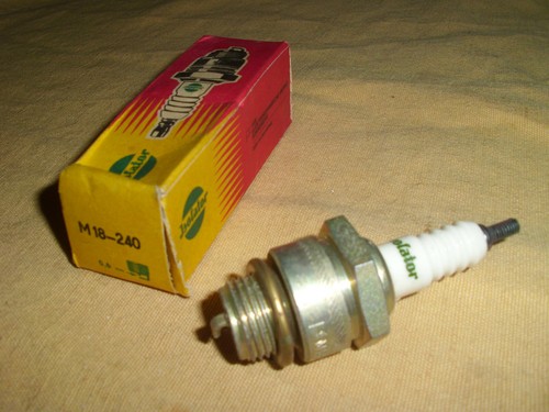 Zündkerzen isolator m18 240 - 3,