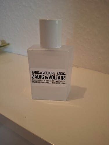 Eau parfum this here - *this, here*