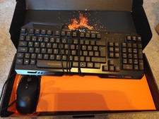 Gaming Tastatur Set mit LED