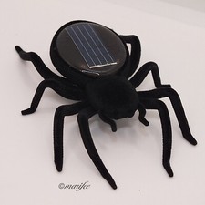 Solar-Spinne, bewegt sich