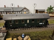 Fleischmann H0 Donnerbüchse 2. Klasse grün mit LED und Figuren