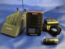 Funkmeldeempfänger Swissphone Quattro 96 mit Ladestation und Alarmlicht