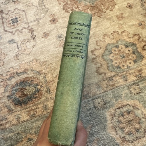 Anne green gables - green,