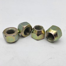 4 Radmuttern Moskwitsch