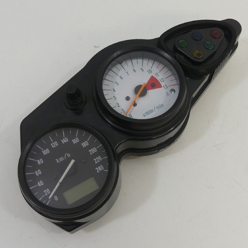 Suzuki 650 00 cockpit - sv, ez:00