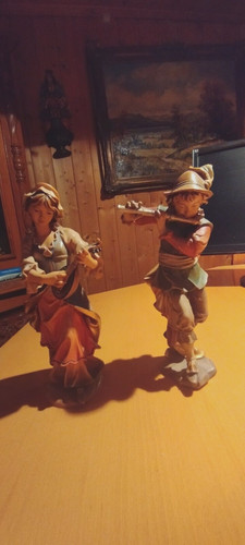 Holzfiguren aus südtirol - aus,