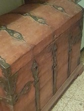 Alte Eichenholztruhe,  massiv