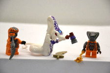 LEGO Ninjago Minifiguren Figur mit Waffen Zubehör Weiße Schlange Pythor Set 87
