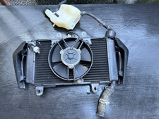 KTM Duke 125 Kühler komplett inkl. Lüfter, Sehr gut