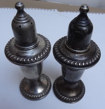 Antike Salz Pfefferstreuer