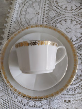 1 Gedeck  altes Geschirr  weiß mit Goldrand   gepflegter Zustand